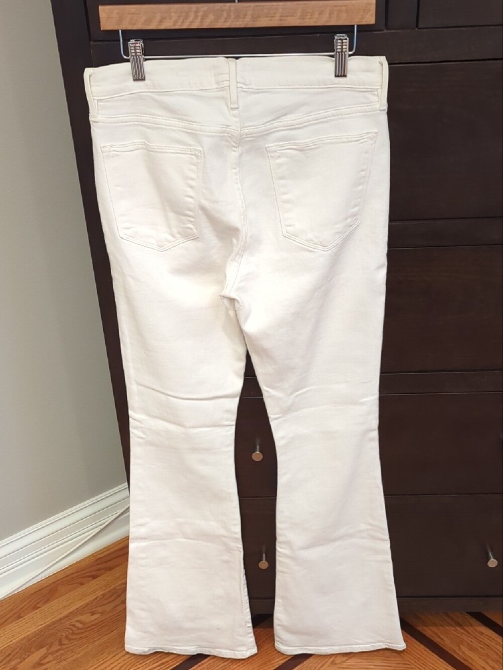 FRAME Denim White High-Rise Flare Jeans - Picture 3 of 10